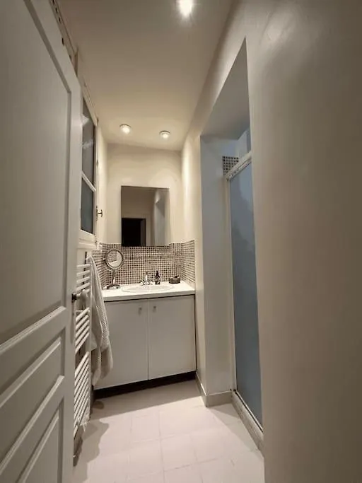 Charmant Appartement Parisien France